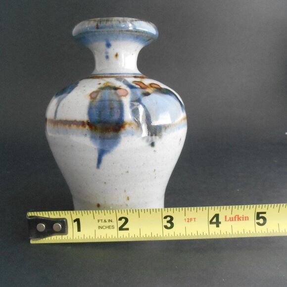 Handcrafted Bud Vase Studio Art Stoneware Pottery Signed “SHP”, 5" - Picture 8 of 9
